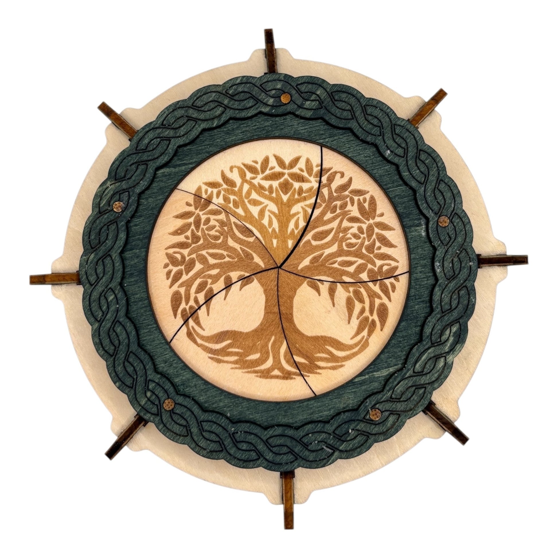 Boîte  ronde à mécanisme en bois, avec système d'ouverture ingénieux pour les esprits curieux. boite à bijoux, boite secrète.
De fabrication française et artisanale 