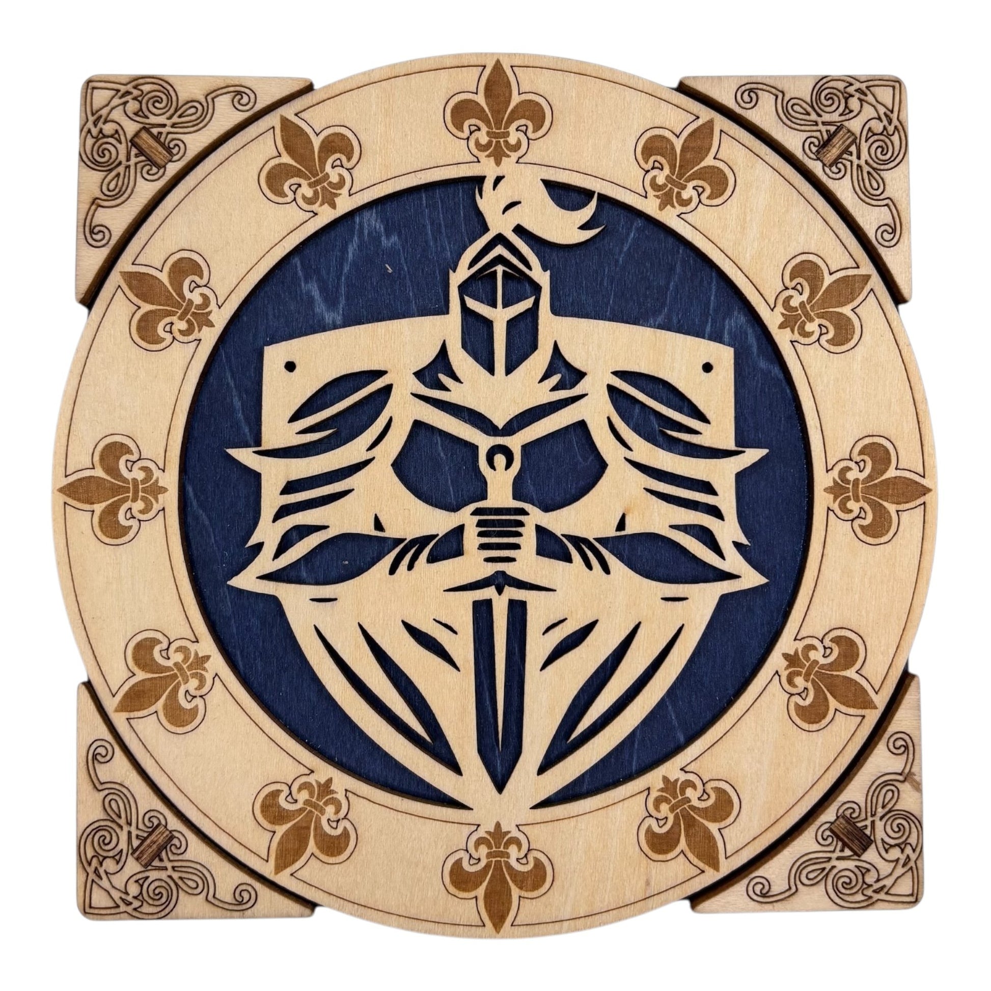 La boîte se verrouille et se déverrouille grâce à un ingénieux système mécanique, activé par le déplacement des quatre coins.
De fabrication française et artisanale cette boîte en bois à mécanisme est idéale pour abriter bijoux, secrets et petits trésors, sans casse-tête.