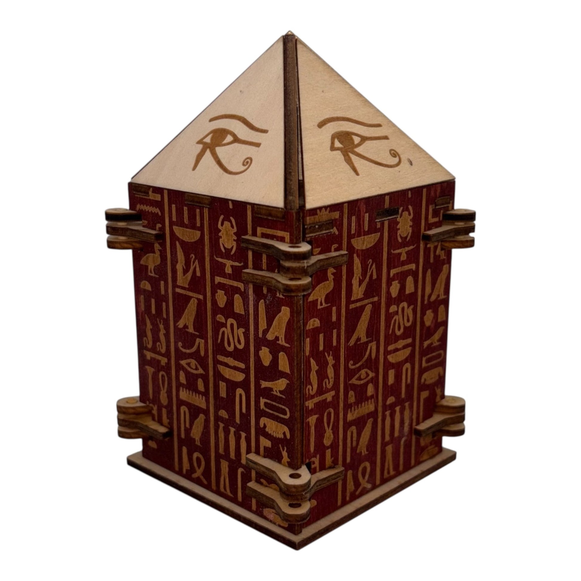 Boîtes artisanales en bois avec mécanismes et motifs hiéroglyphes.