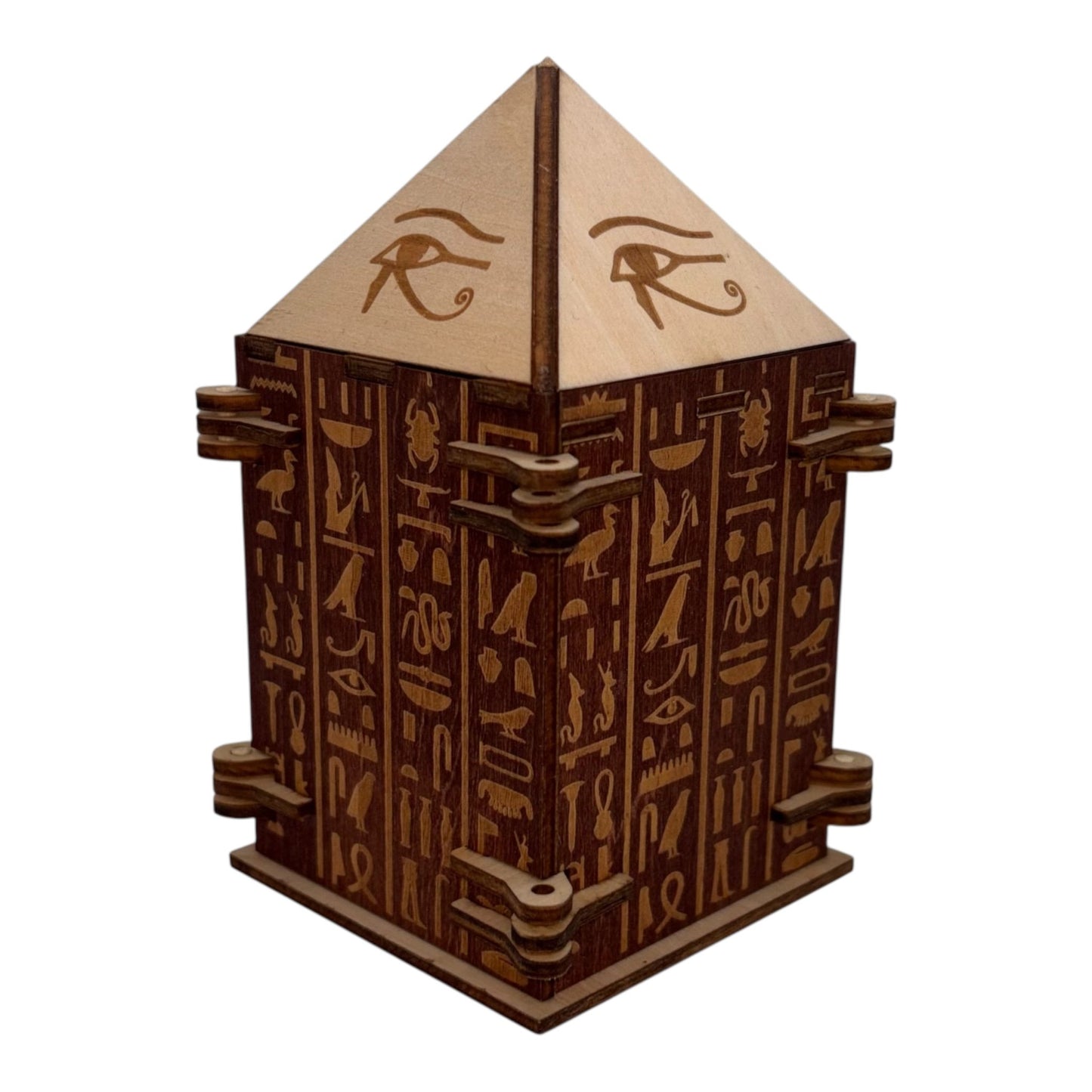 Boîtes artisanales en bois, mécanismes obélisque et style antique.