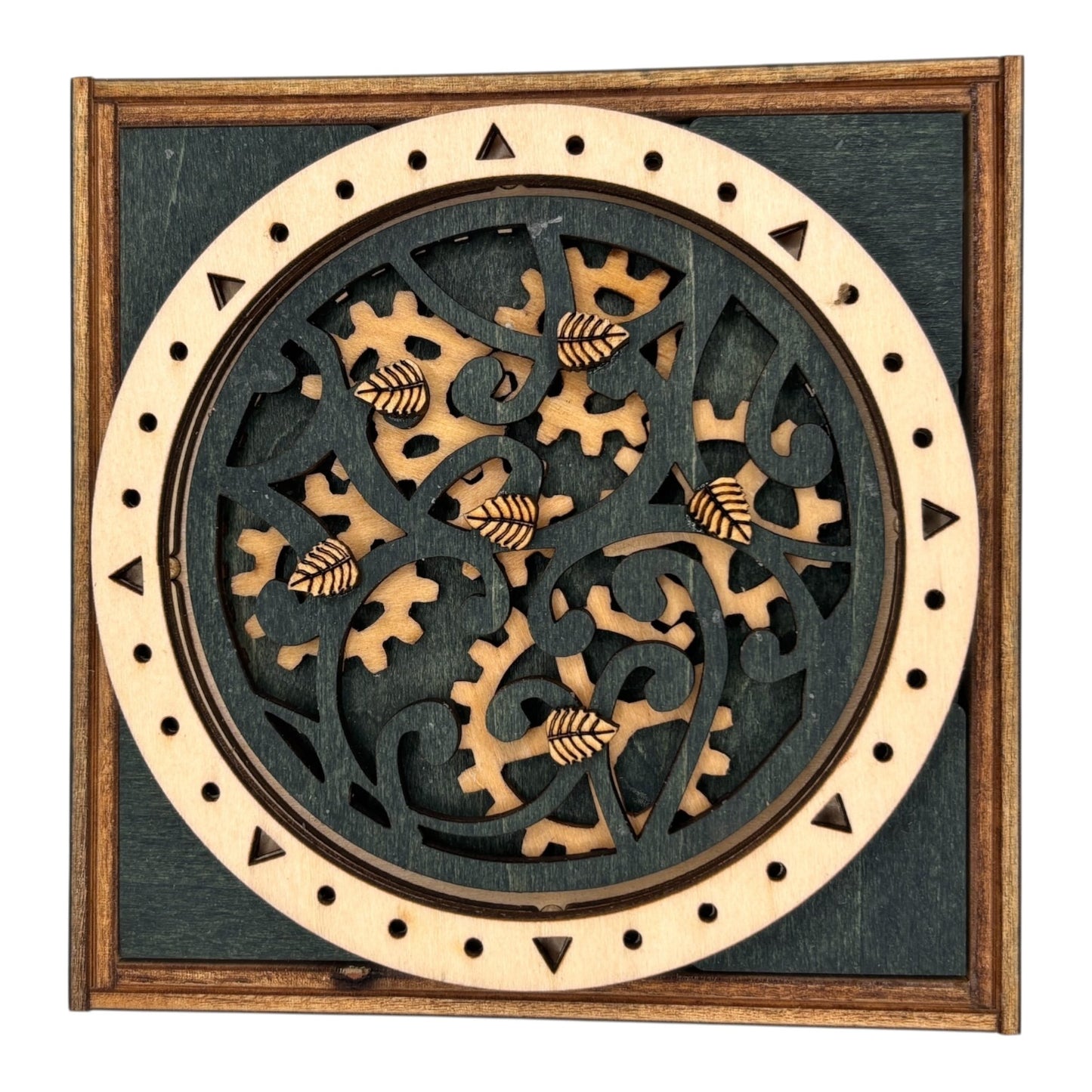 Cube engrenage mécanisme sans casse tete boite en bois à bijoux secrets trésors découpe et gravures lasers décoration intérieur fabrication francaise et artisanale
