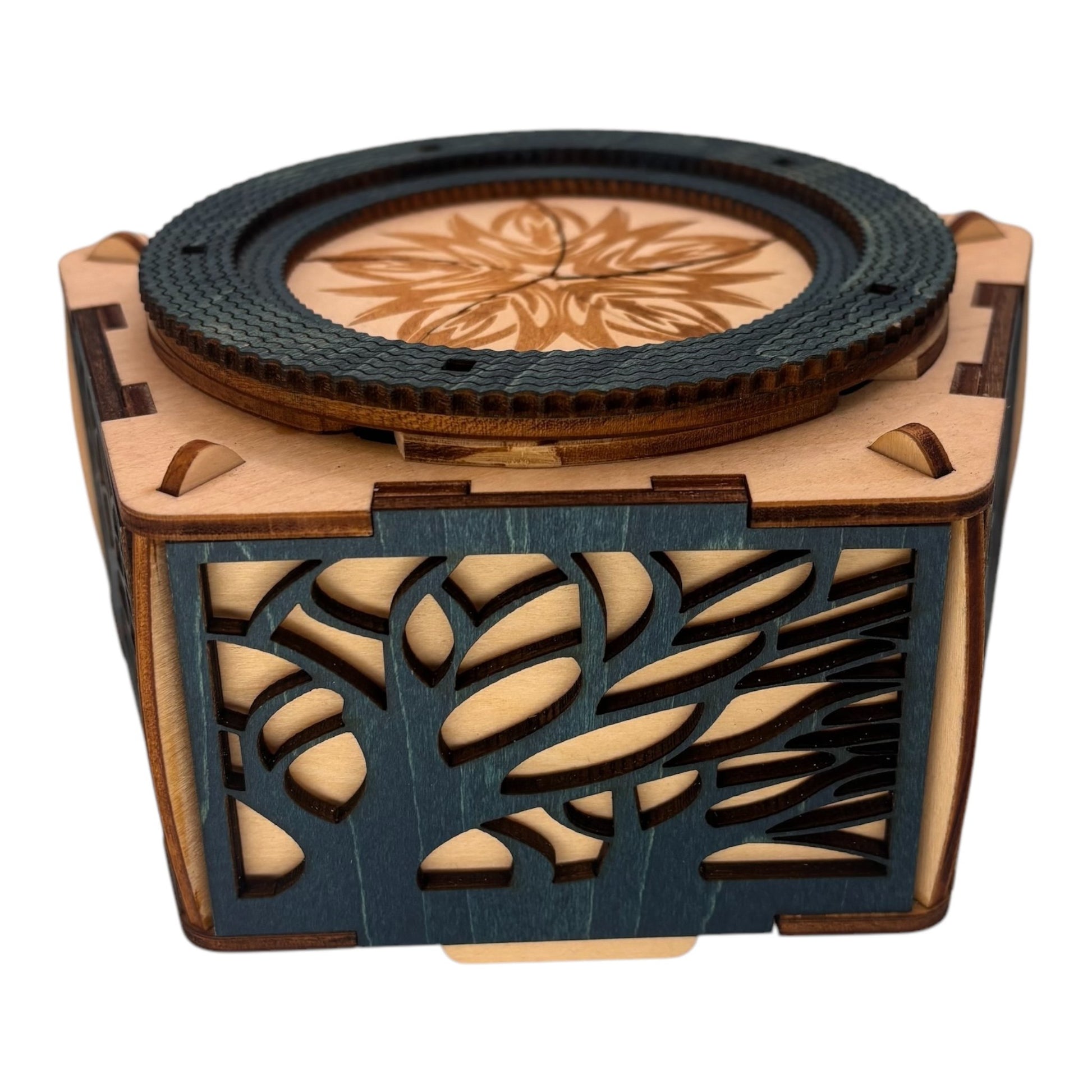 Boite en bois avec engrenage et mécanisme sans casse tete jolie decoration intérieur pour bijoux secrets trésors en découpe et gravure laser de fabrication francaise et artisanale