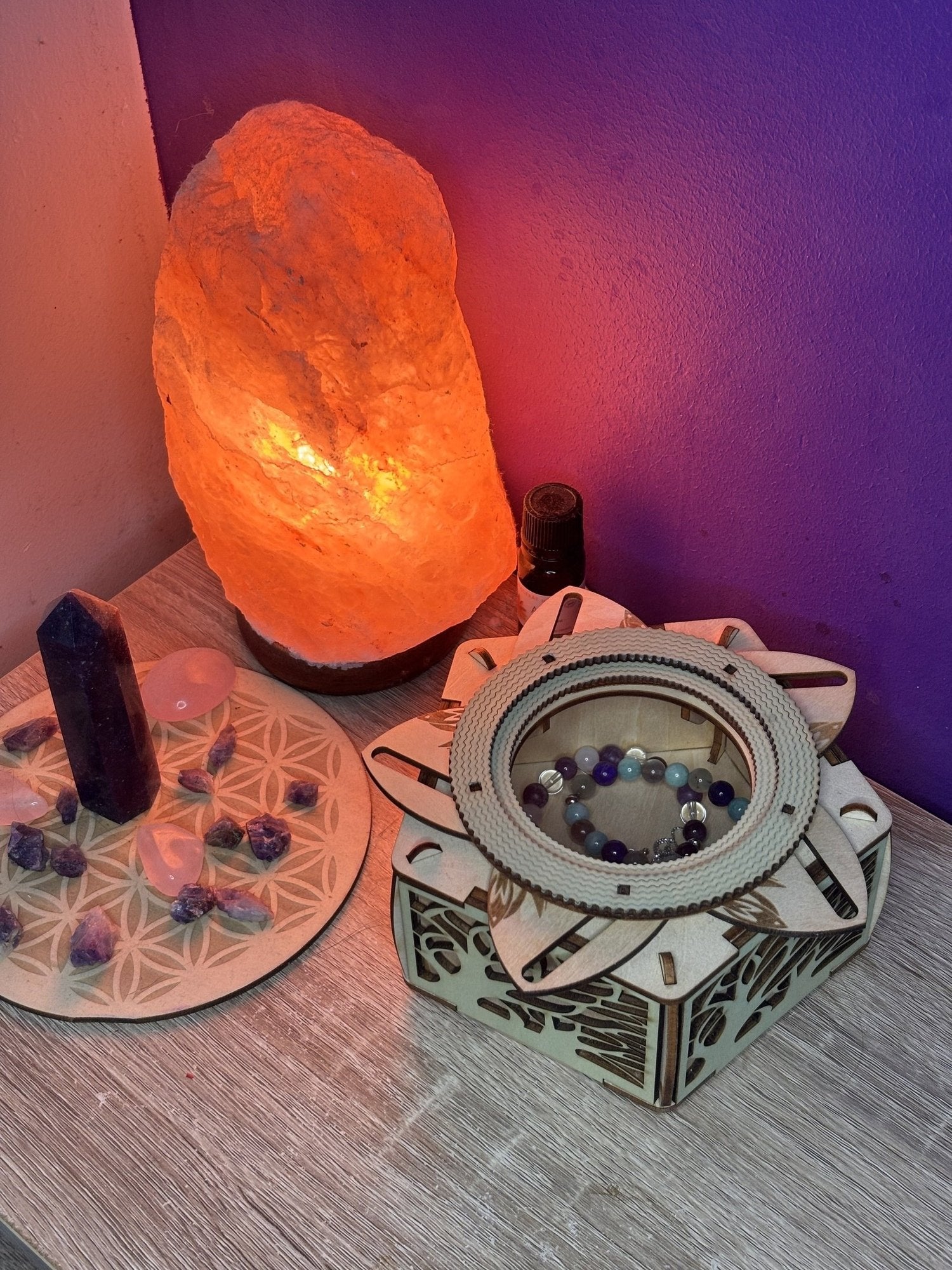 Boite en bois avec mécanisme et engrenage sans casse tete  avec bijoux à l'intérieur pour ranger secrets et trésors décoration intérieur en gravure et découpe laser de fabrication francaise et artisanale