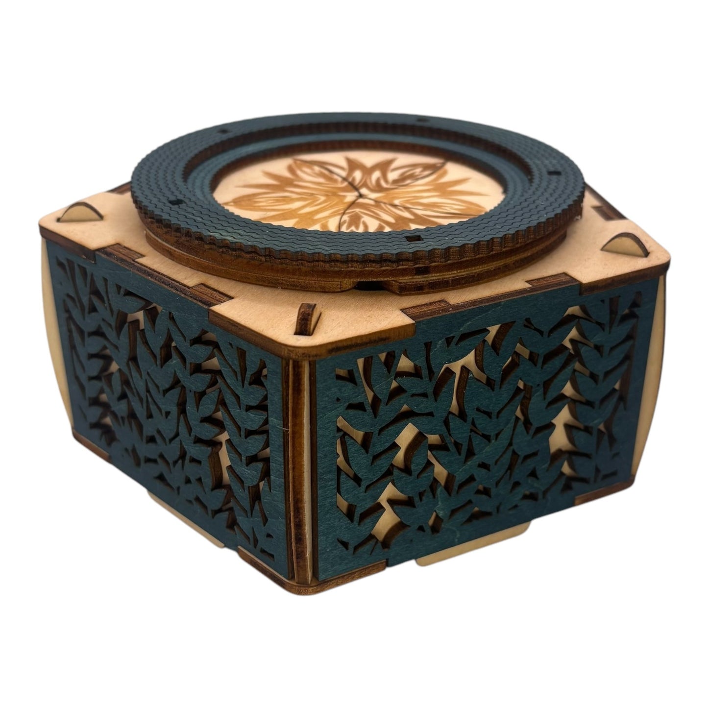 boite en bois avec mécanisme et engrenage sans casse tete , décoration intéreiur pour bijoux secrets trésors en gravure et decoupe laser de fabrication francaise et artisanale