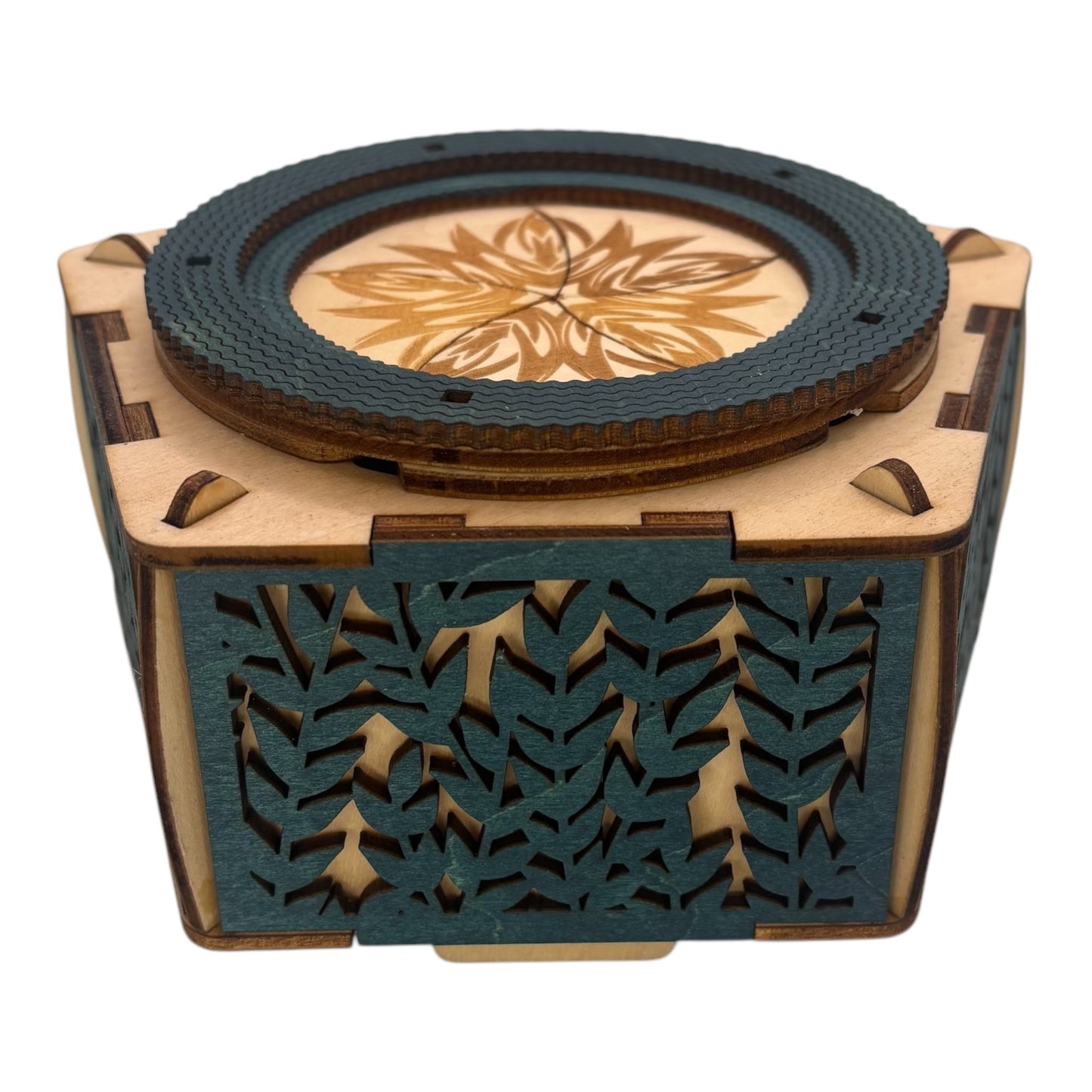 boite en bois avec mécanisme et engrenage sans casse tete , décoration intéreiur pour bijoux secrets trésors en gravure et decoupe laser de fabrication francaise et artisanale