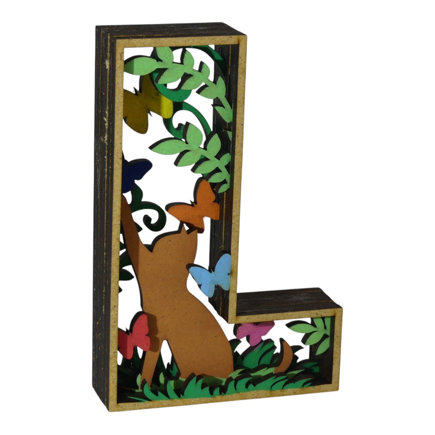 Lettre décorative en 3D  avec animaux en découpe et gravure laser fabrication française et artisanale décoration intérieur