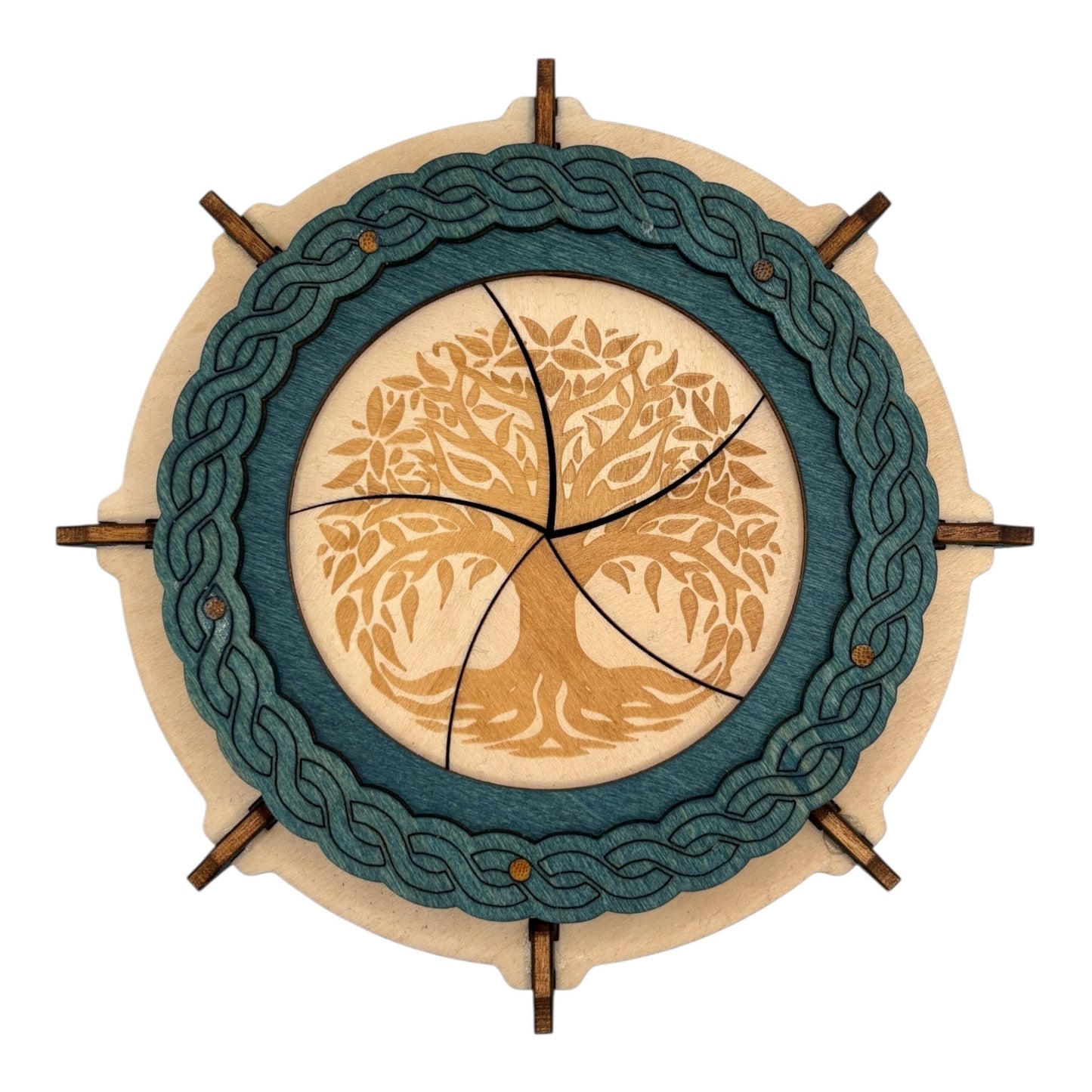 Boîte  ronde à mécanisme en bois, avec système d'ouverture ingénieux pour les esprits curieux. boite à bijoux, boite secrète.
De fabrication française et artisanale 