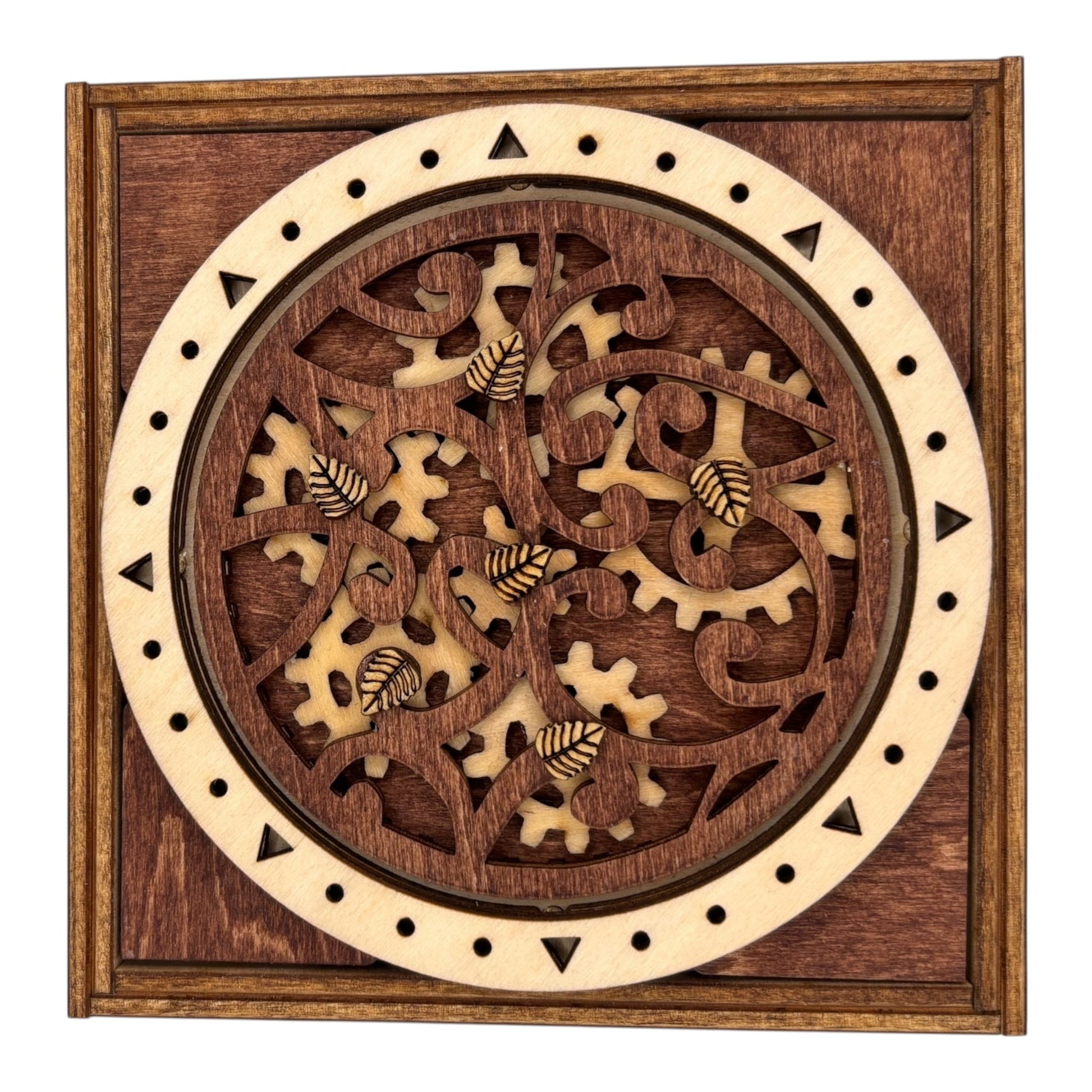 Cube engrenage mécanisme sans casse tete boite en bois à bijoux secrets trésors découpe et gravures lasers décoration intérieur fabrication francaise et artisanale