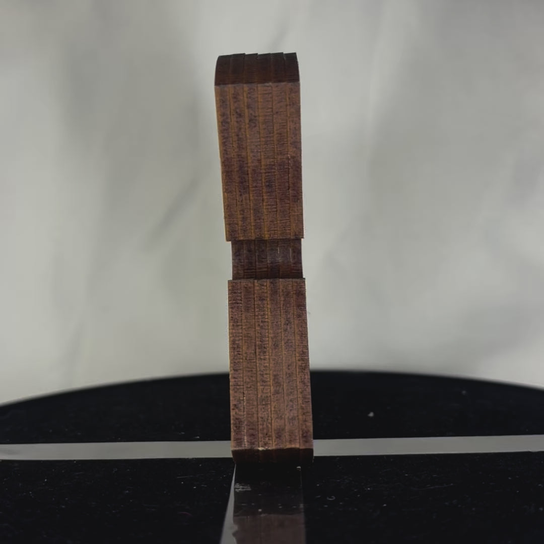 Charger la vidéo : Lettre décorative C diorama pour chambre d'enfant ou décoration d'intérieur découpe laser création francaise et artisanale