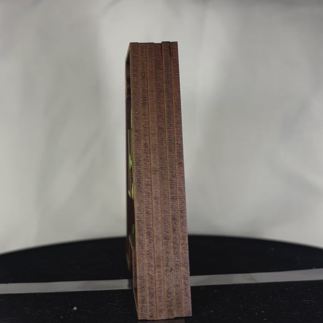 Charger la vidéo : Lettre décorative A cerf diorama pour chambre d'enfant ou décoration d'intérieur découpe laser création francaise et artisanale